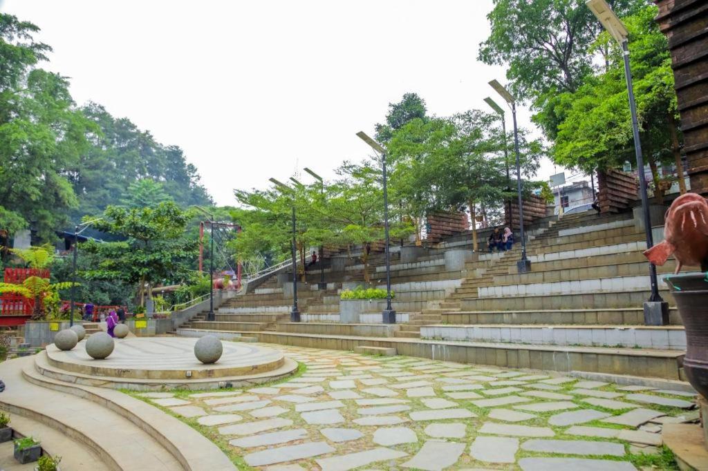 Paniisan Hotel Bandung Exterior photo